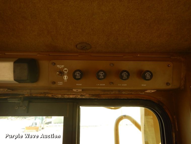 image for item DJ8776 1990 Caterpillar D8N  cable plow