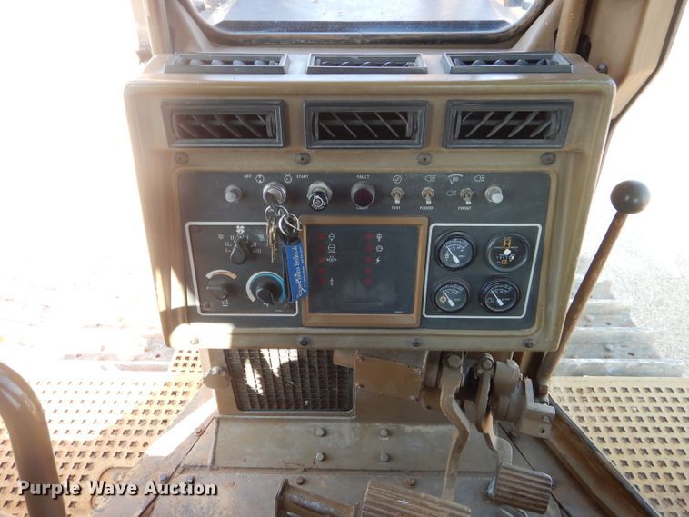 image for item DJ8776 1990 Caterpillar D8N  cable plow