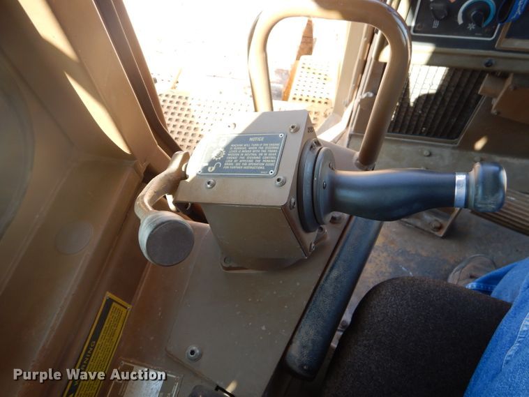 image for item DJ8776 1990 Caterpillar D8N  cable plow