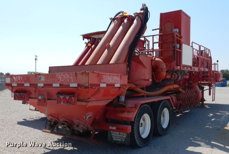 image for item DJ8779 2004 Kaylin Hebert LS-2-35T frac blender trailer