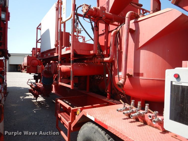 image for item DJ8779 2004 Kaylin Hebert LS-2-35T frac blender trailer