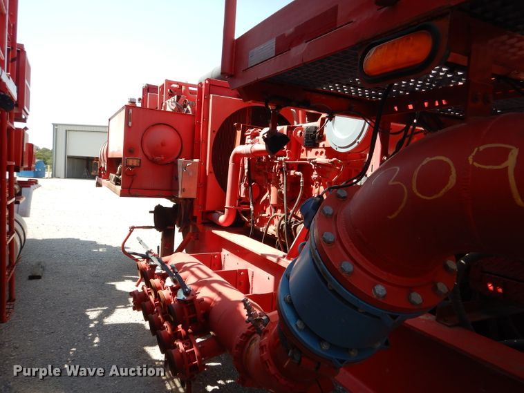 image for item DJ8779 2004 Kaylin Hebert LS-2-35T frac blender trailer