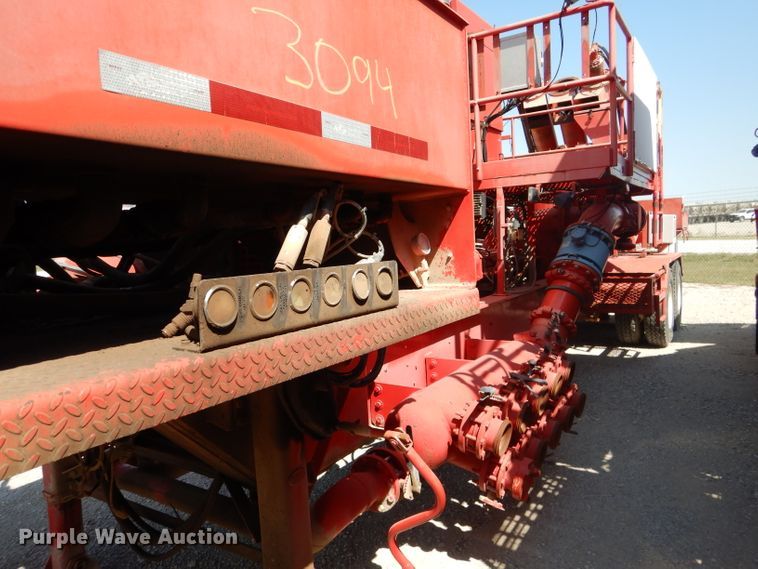 image for item DJ8779 2004 Kaylin Hebert LS-2-35T frac blender trailer