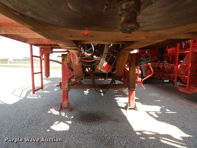 image for item DJ8779 2004 Kaylin Hebert LS-2-35T frac blender trailer