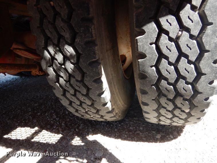 image for item DJ8779 2004 Kaylin Hebert LS-2-35T frac blender trailer