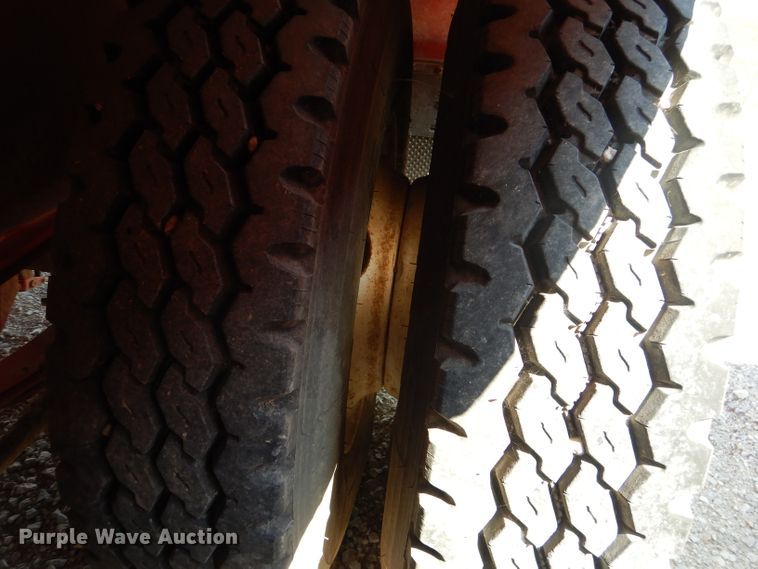 image for item DJ8779 2004 Kaylin Hebert LS-2-35T frac blender trailer