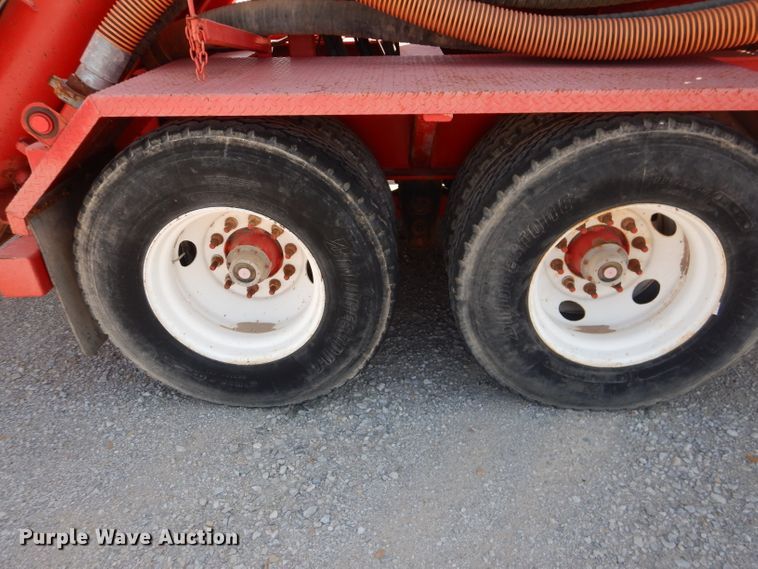 image for item DJ8779 2004 Kaylin Hebert LS-2-35T frac blender trailer