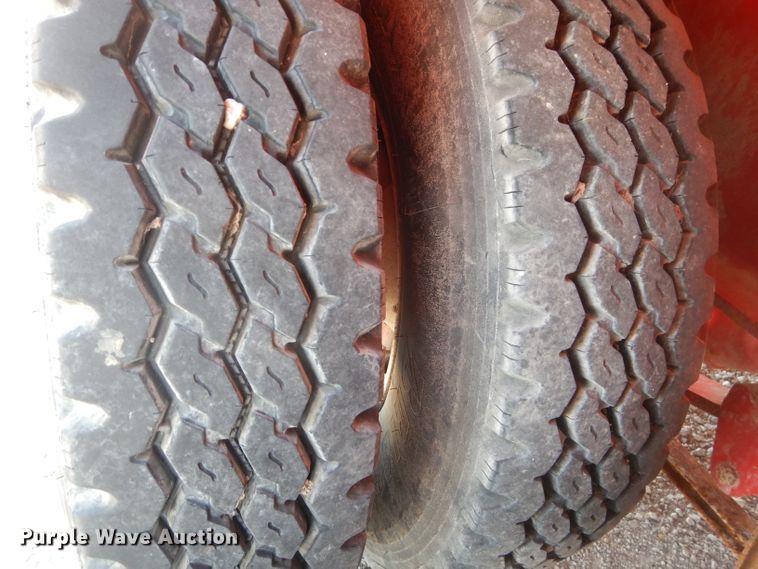 image for item DJ8779 2004 Kaylin Hebert LS-2-35T frac blender trailer