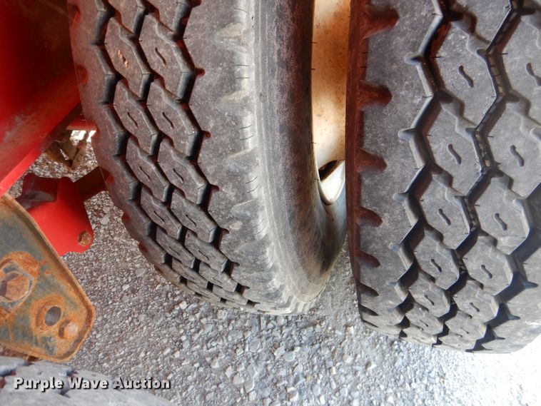 image for item DJ8779 2004 Kaylin Hebert LS-2-35T frac blender trailer