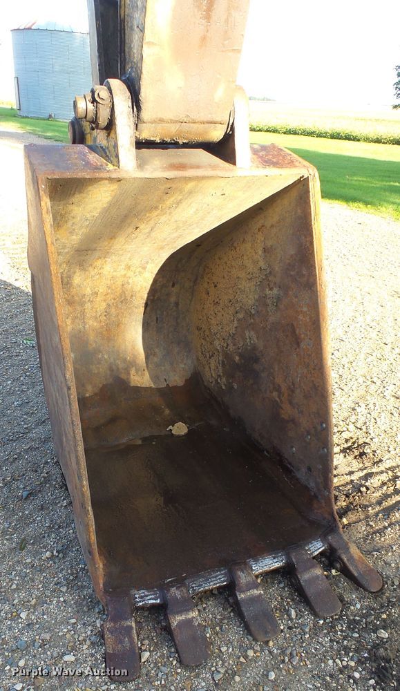 image for item DX9239 1989 Caterpillar EL200B  excavator