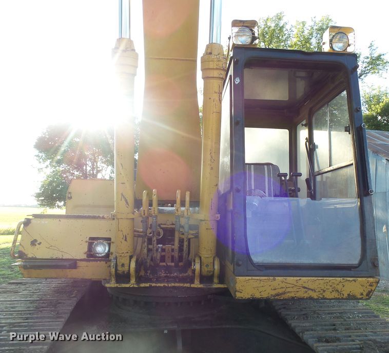 image for item DX9239 1989 Caterpillar EL200B  excavator