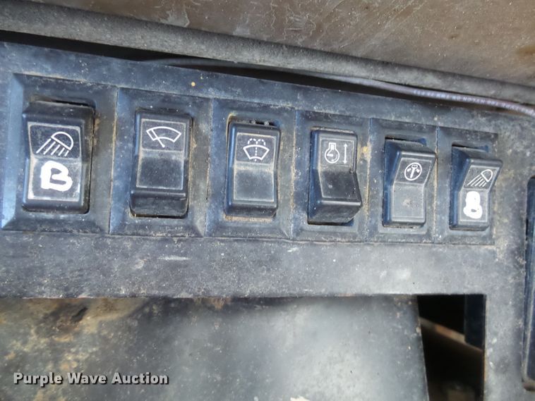 image for item DX9239 1989 Caterpillar EL200B  excavator