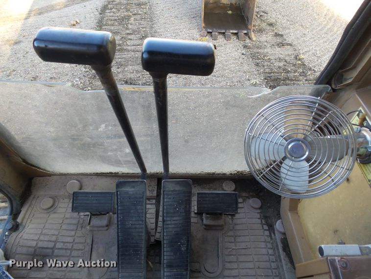 image for item DX9239 1989 Caterpillar EL200B  excavator