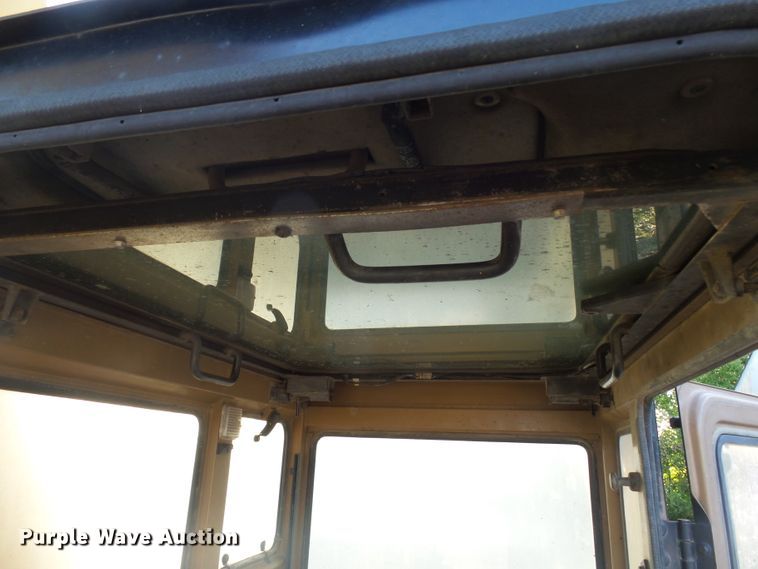 image for item DX9239 1989 Caterpillar EL200B  excavator