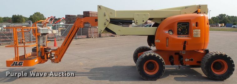 image for item DX9242 2000 JLG 450AJ  boom lift