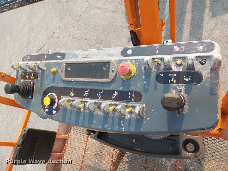 image for item DX9242 2000 JLG 450AJ  boom lift