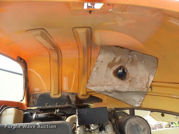 image for item DX9242 2000 JLG 450AJ  boom lift