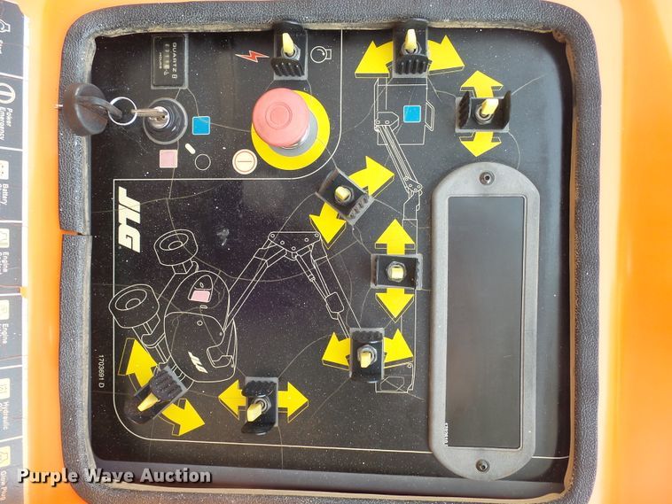 image for item DX9242 2000 JLG 450AJ  boom lift