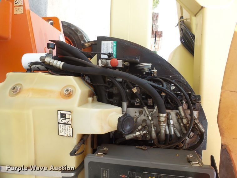 image for item DX9242 2000 JLG 450AJ  boom lift