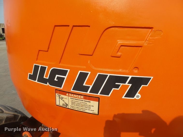 image for item DX9242 2000 JLG 450AJ  boom lift