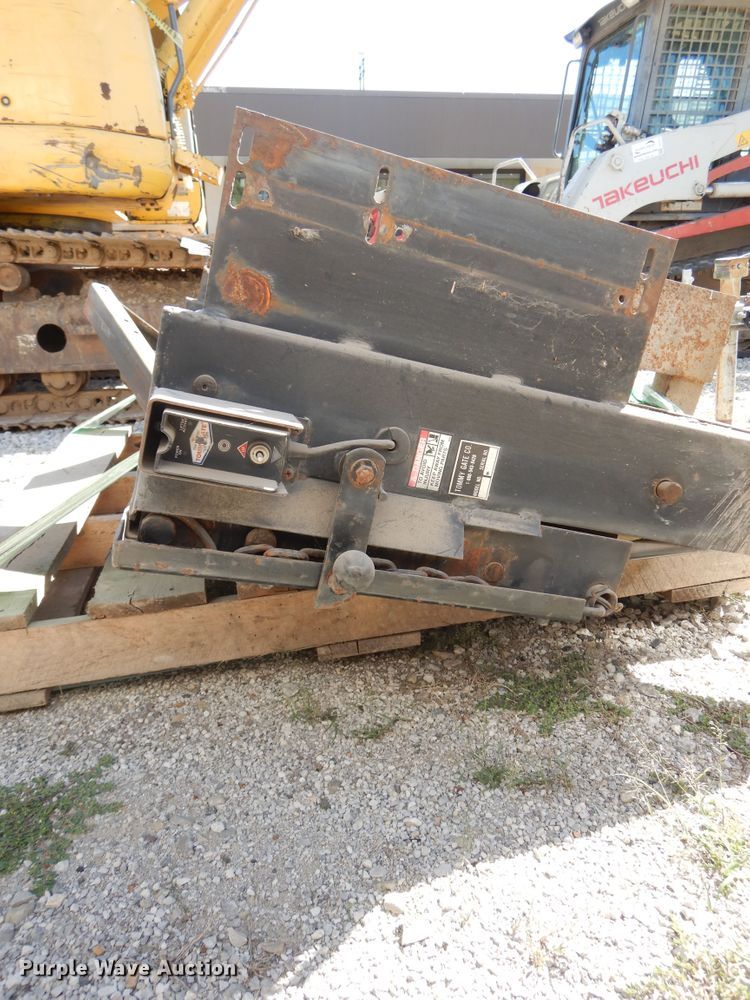 image for item DY9872 Tommy Gate 641340 end gate lift