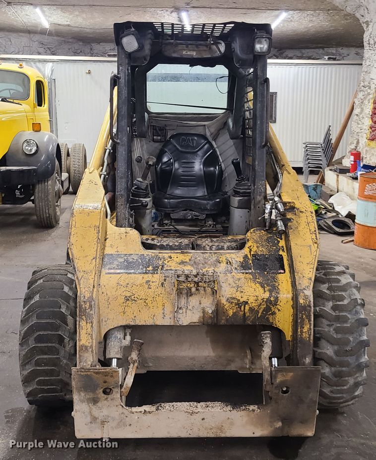 image for item DY9928 2003 Caterpillar 262  skid steer loader