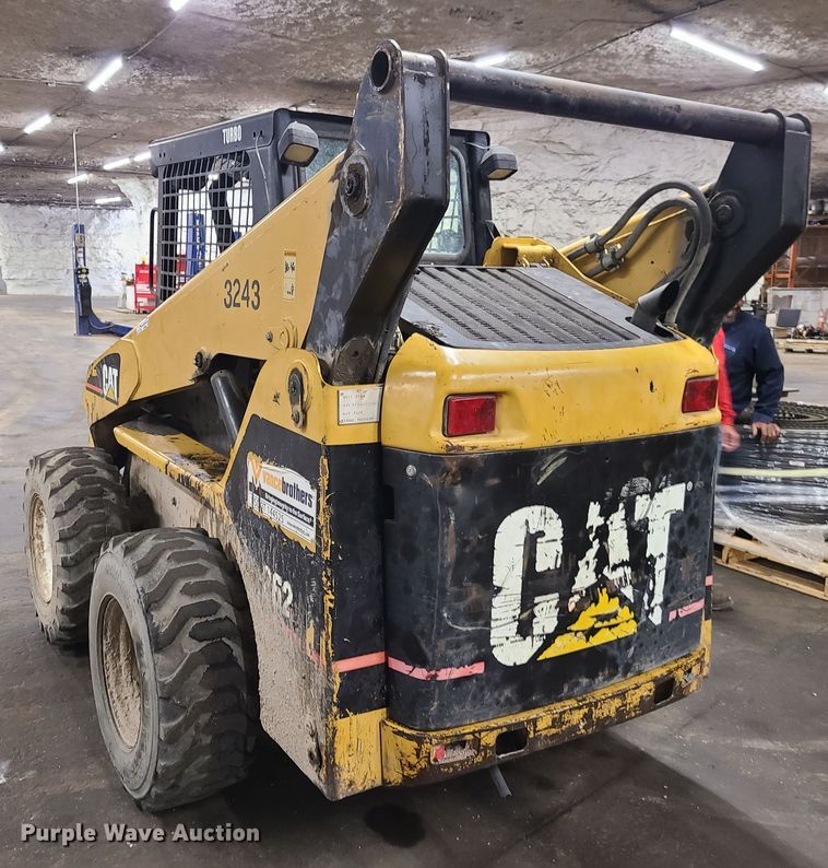 image for item DY9928 2003 Caterpillar 262  skid steer loader