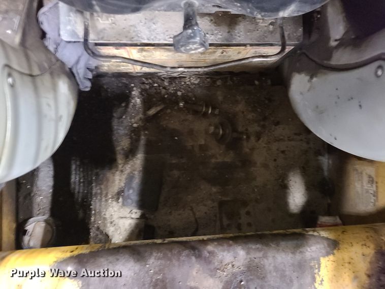 image for item DY9928 2003 Caterpillar 262  skid steer loader