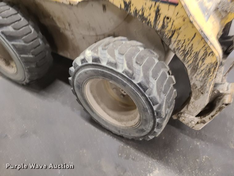 image for item DY9928 2003 Caterpillar 262  skid steer loader