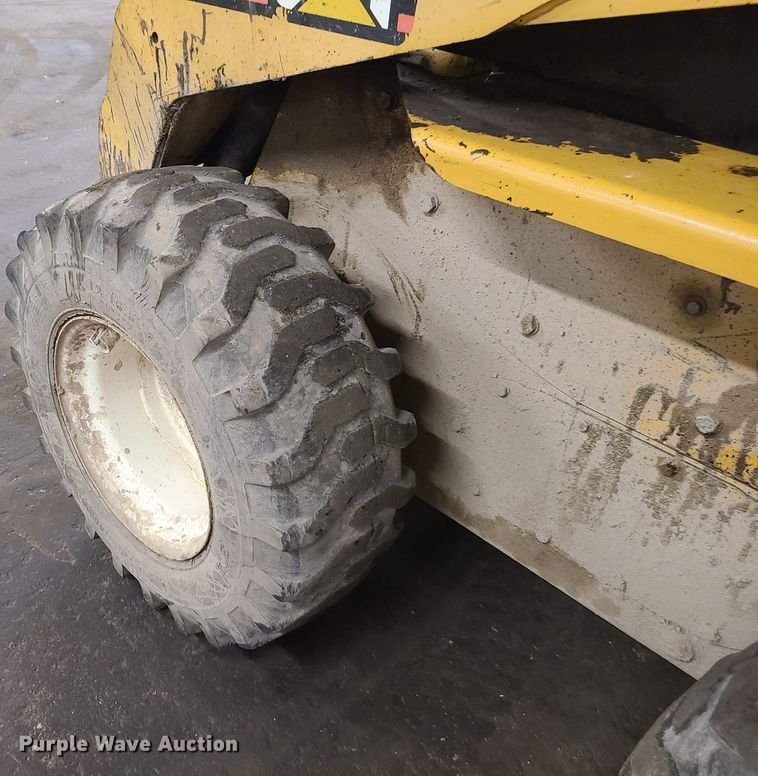 image for item DY9928 2003 Caterpillar 262  skid steer loader