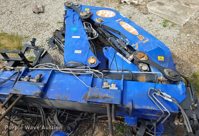 image for item DY9940 PM 21A knuckle boom crane