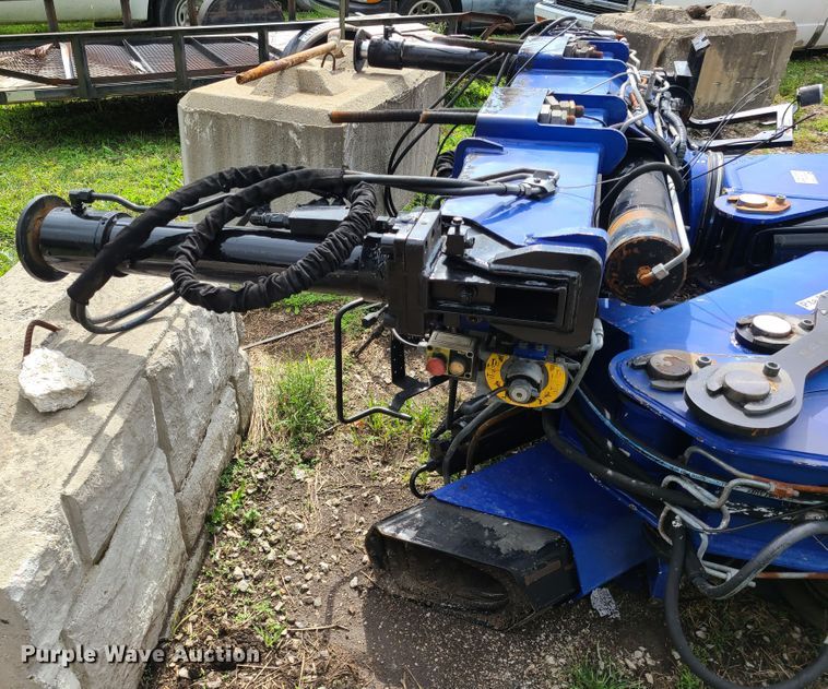 image for item DY9940 PM 21A knuckle boom crane