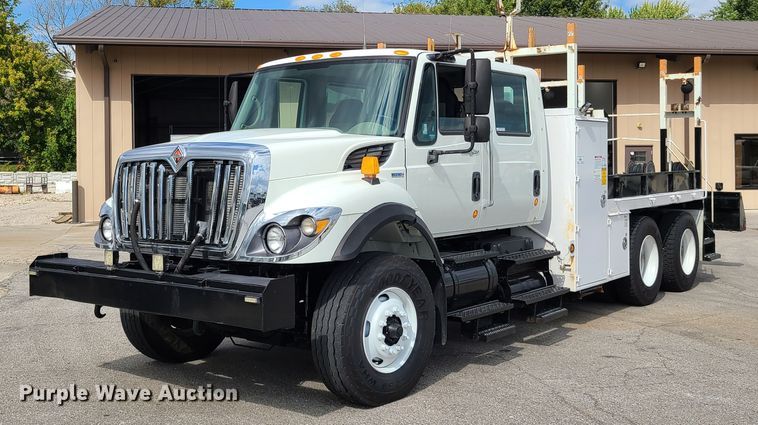 image for item DY9945 2010 International WorkStar 7500  utility truck