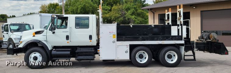 image for item DY9945 2010 International WorkStar 7500  utility truck