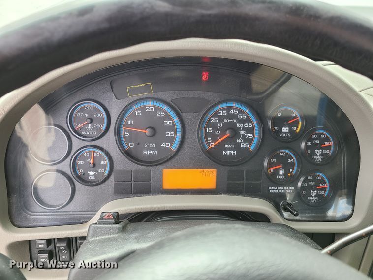 image for item DY9945 2010 International WorkStar 7500  utility truck