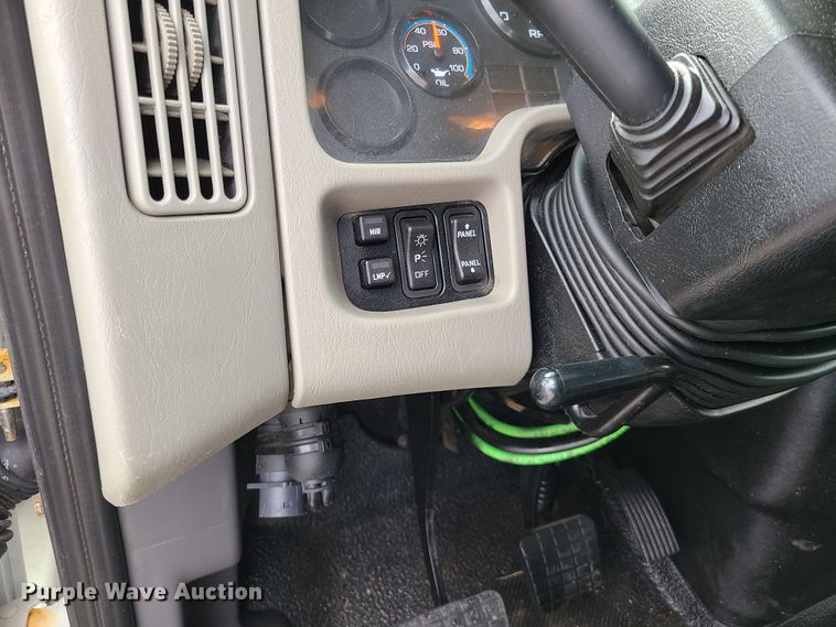 image for item DY9945 2010 International WorkStar 7500  utility truck