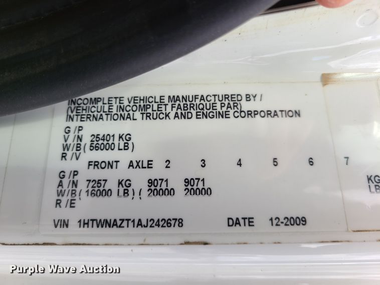 image for item DY9945 2010 International WorkStar 7500  utility truck