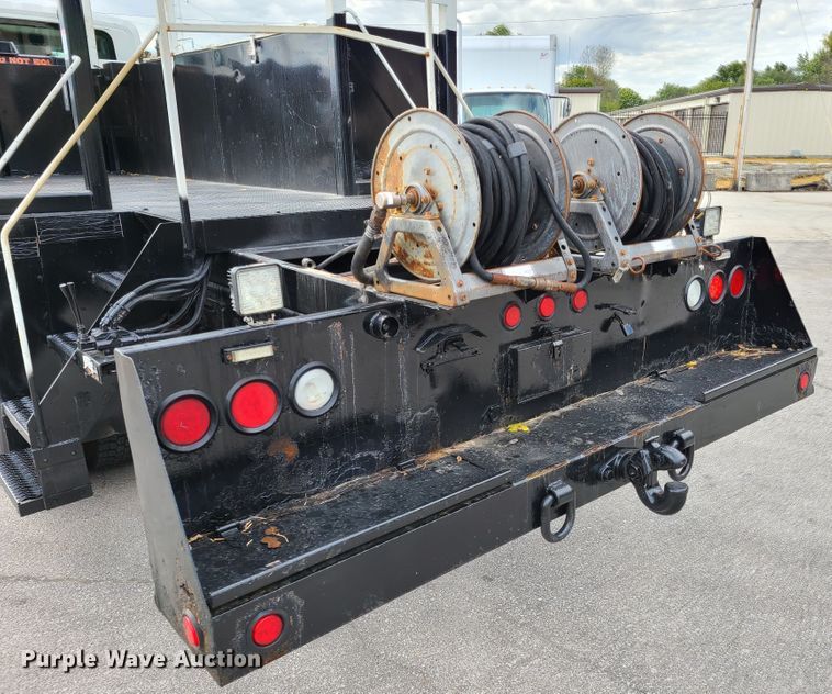 image for item DY9945 2010 International WorkStar 7500  utility truck