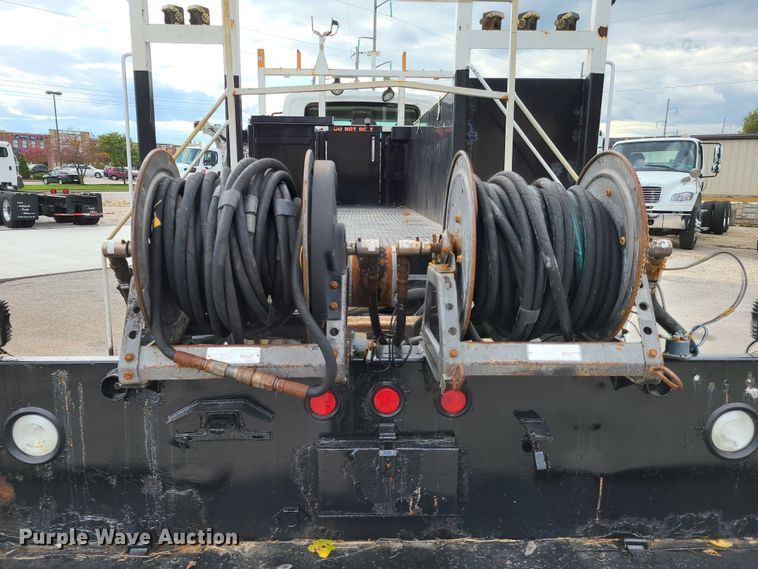 image for item DY9945 2010 International WorkStar 7500  utility truck