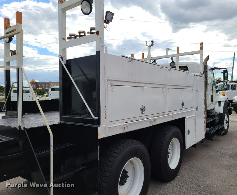 image for item DY9945 2010 International WorkStar 7500  utility truck