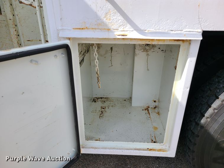 image for item DY9945 2010 International WorkStar 7500  utility truck