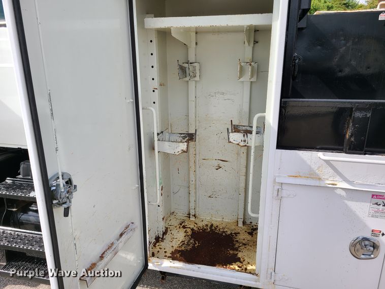 image for item DY9945 2010 International WorkStar 7500  utility truck