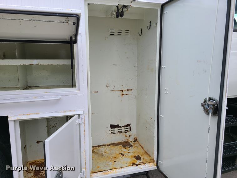 image for item DY9945 2010 International WorkStar 7500  utility truck