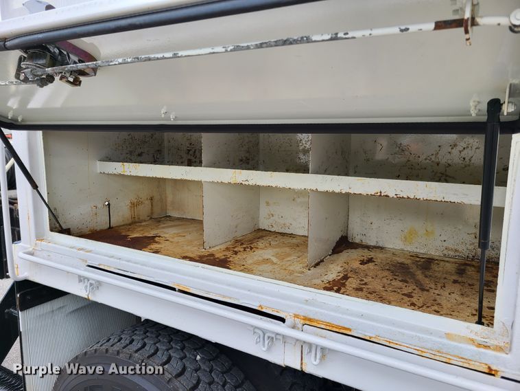 image for item DY9945 2010 International WorkStar 7500  utility truck