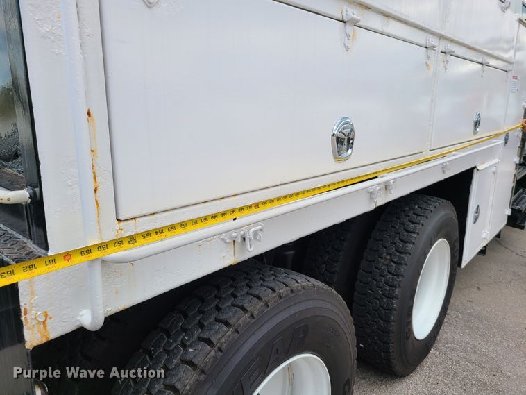 image for item DY9945 2010 International WorkStar 7500  utility truck