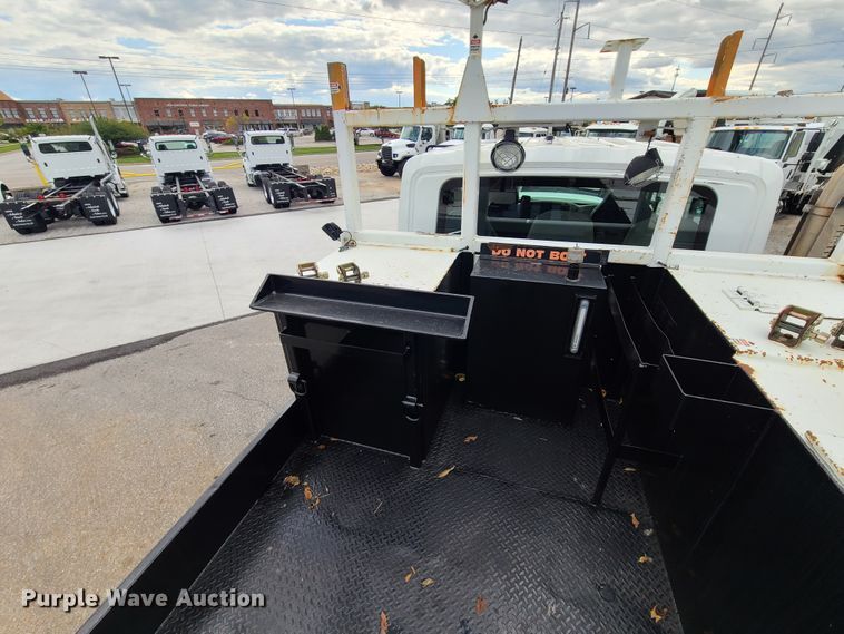 image for item DY9945 2010 International WorkStar 7500  utility truck