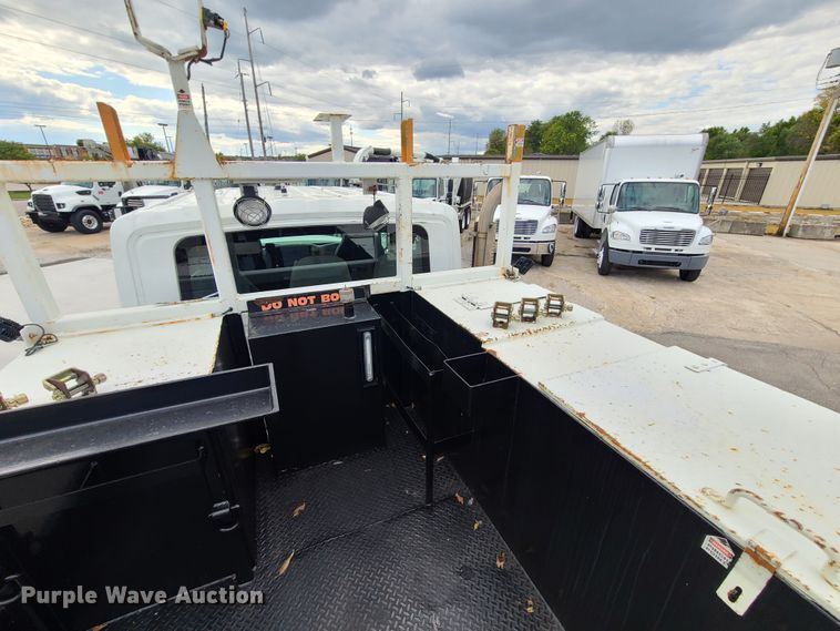 image for item DY9945 2010 International WorkStar 7500  utility truck