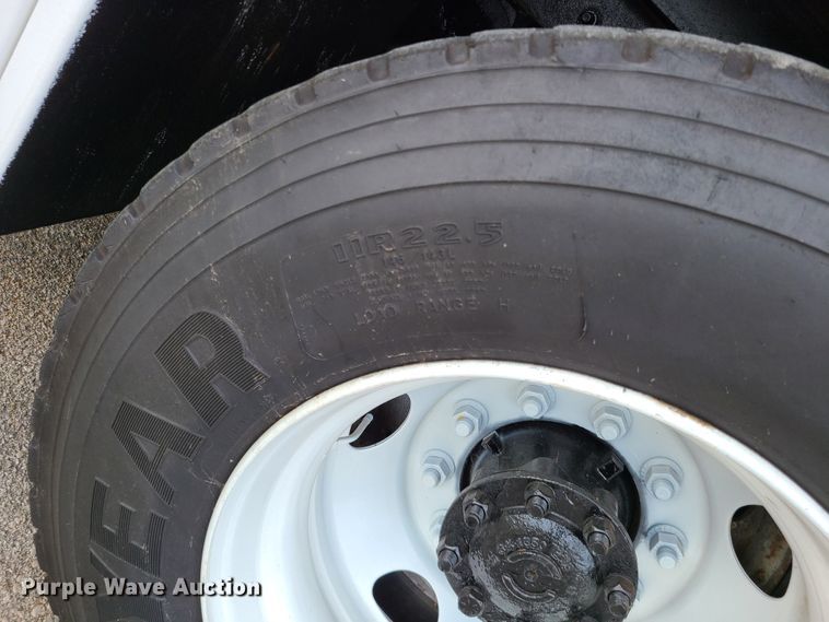 image for item DY9945 2010 International WorkStar 7500  utility truck