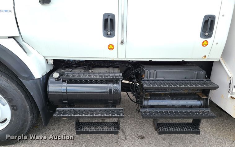 image for item DY9945 2010 International WorkStar 7500  utility truck