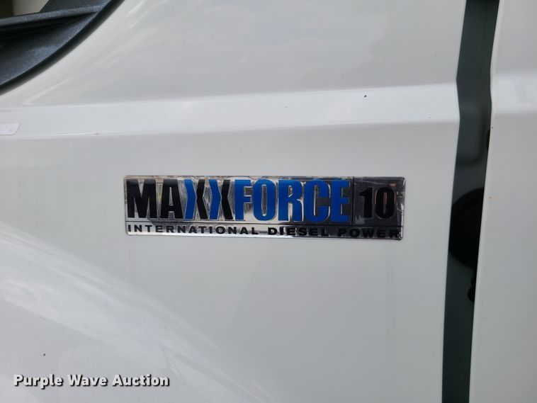 image for item DY9945 2010 International WorkStar 7500  utility truck